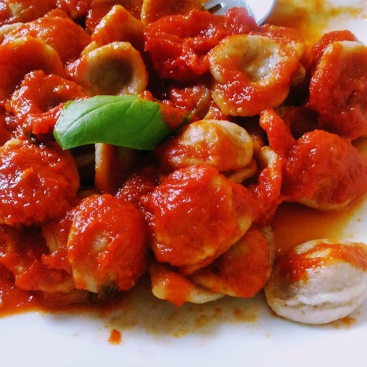 orecchiette fatte a mano lecce puglia