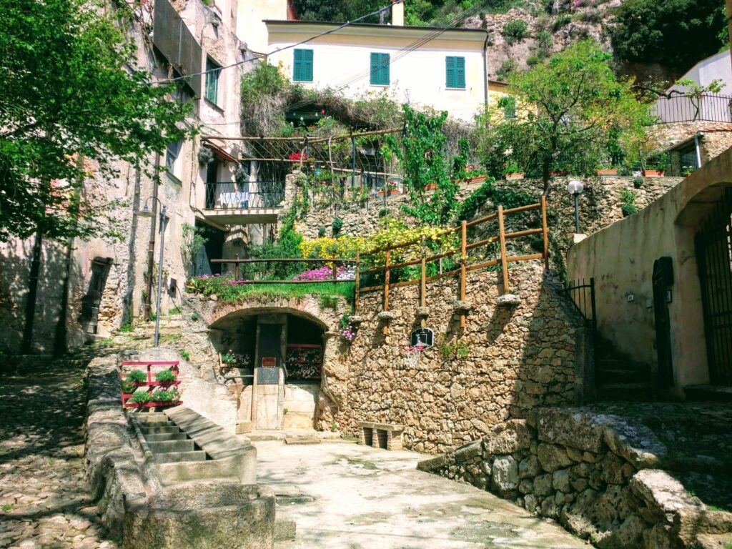 Borgio Verezzi, Via della Costa. Liguria, Italia.