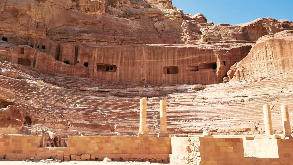 Viaggio in Giordania: l'imponente Teatro a Petra.
