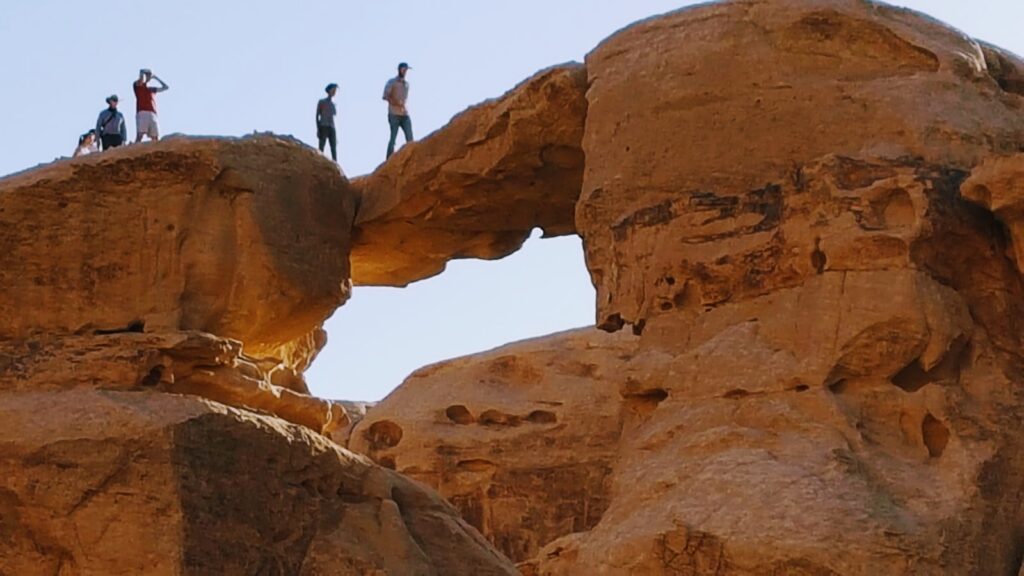 Viaggio in Giordania: formazioni rocciose nel deserto del Wadi Rum